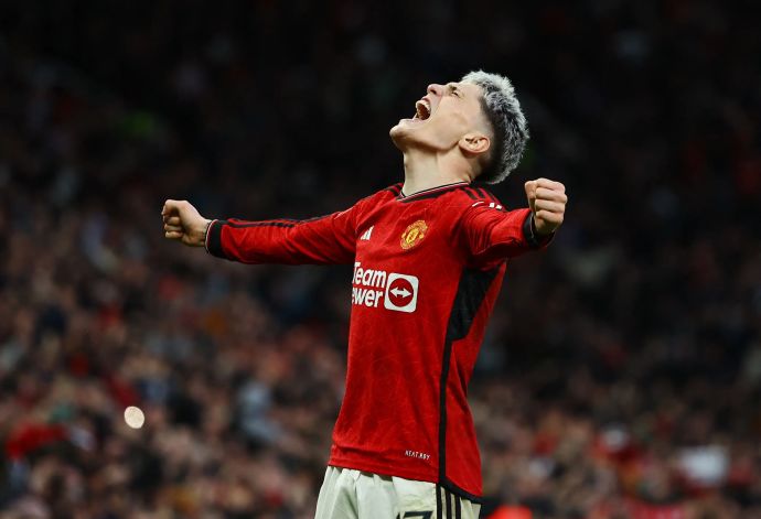 מנצ'סטר יונייטד חוגגת ניצחון מתוק