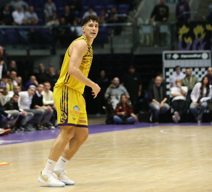 שחקן הפועל חולון, שחר עמיר