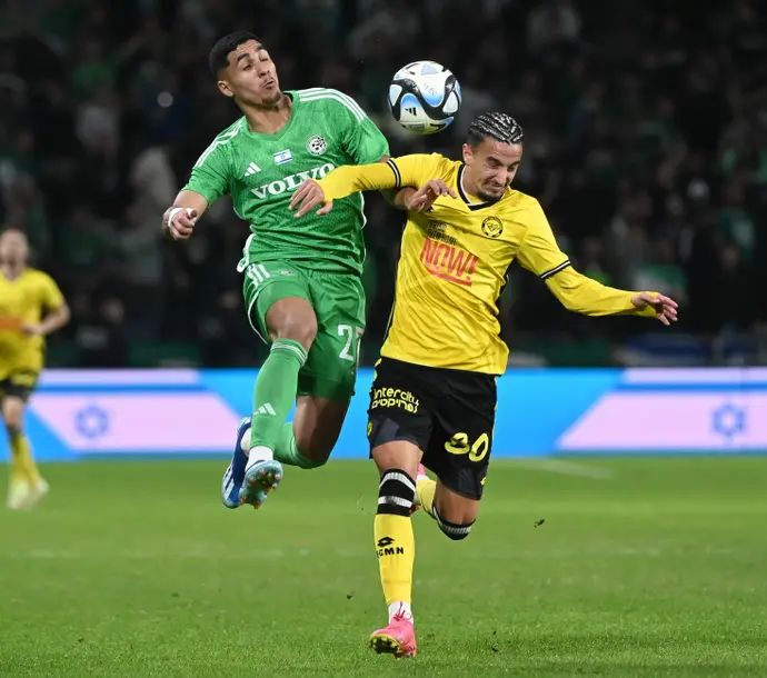 ענאן חלאילי מכבי חיפה לצד גיא מזרחי מכבי נתניה