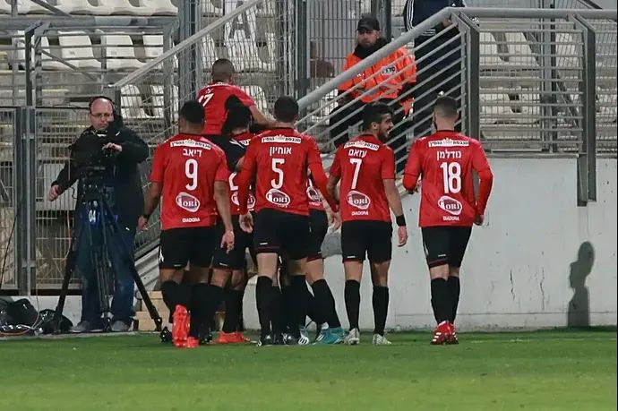 שחקני מ.ס. רובי שפירא חוגגים