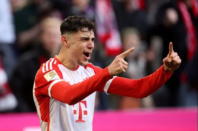 אלכסנדר פבלוביץ', קשר באיירן מינכן