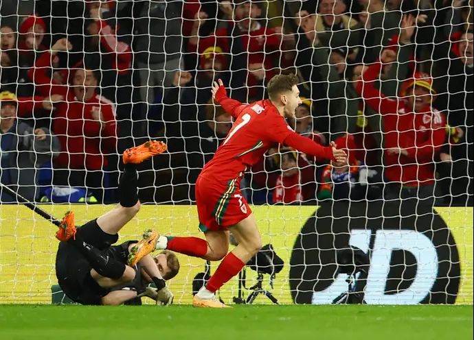 דייויד ברוקס נבחרת וויילס כובש