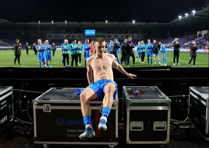 אלברט גודמונדסון שחקן נבחרת איסלנד