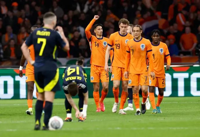 קודי גאקפו נבחרת הולנד חוגג