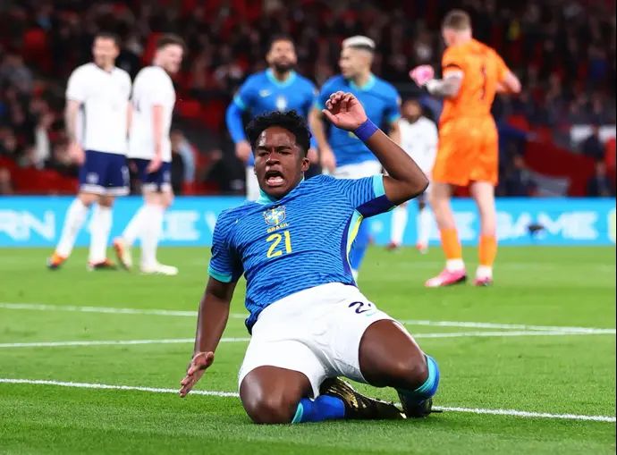 אנדריק חוגג שער לזכות נבחרת ברזיל