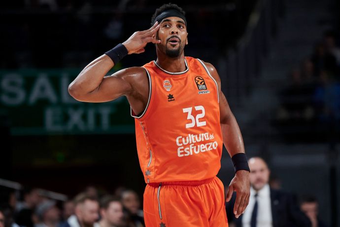 שחקן ולנסיה ברנדון דייויס