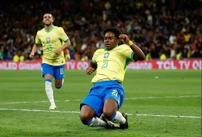 אנדריק חוגג שער לזכות נבחרת ברזיל