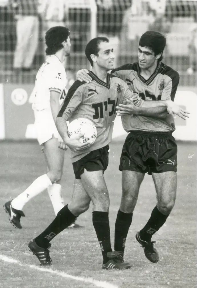 שחקני בני יהודה לשעבר יוסי גורדנה, משה סיני