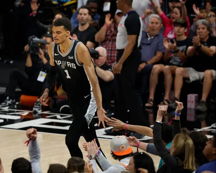 ויקטור וומבניאמה, סן אנטוניו ספרס