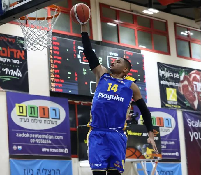 חסיאל ריברו, שחקן מכבי תל אביב