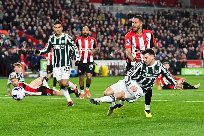 מייסון מאונט כובש לזכות מנצ'סטר יונייטד מול ברנטפורד