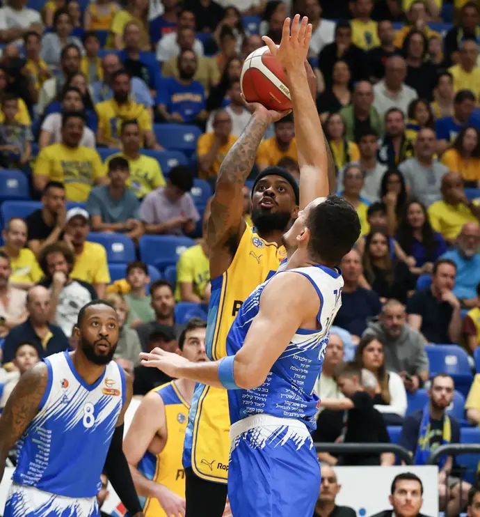 לורנזו בראון, מכבי תל אביב