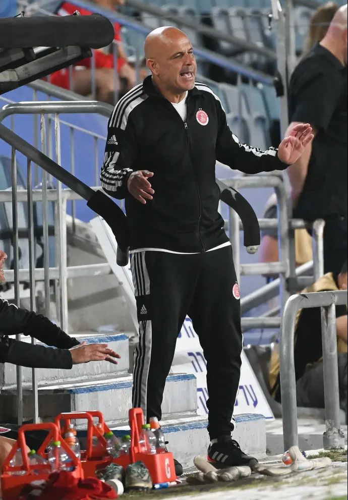 יוסי אבוקסיס, מאמן הפועל תל אביב