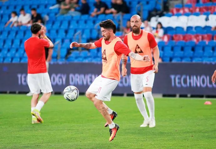 קווין ריינשטיין שחקן הפועל נוף הגליל בחימום