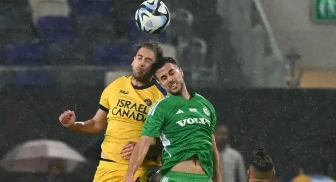 שחקן מכבי תל אביב, אנריק סבוריט, מול דין דוד, מכבי חיפה