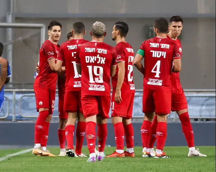 שחקני הפועל באר שבע חוגגים