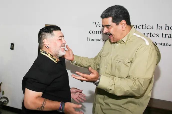 נשיא ונצואלה, ניקולאס מדורו, עם דייגו מראדונה