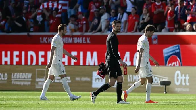 שחקני באיירן מינכן מאוכזבים: תומאס מולר, סוון אולרייך, הארי קיין