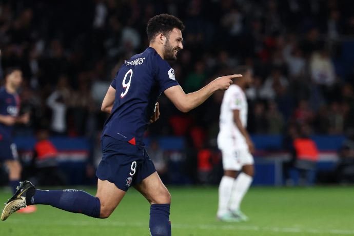 גונסאלו ראמוס חוגג שער של פריז סן ז'רמן