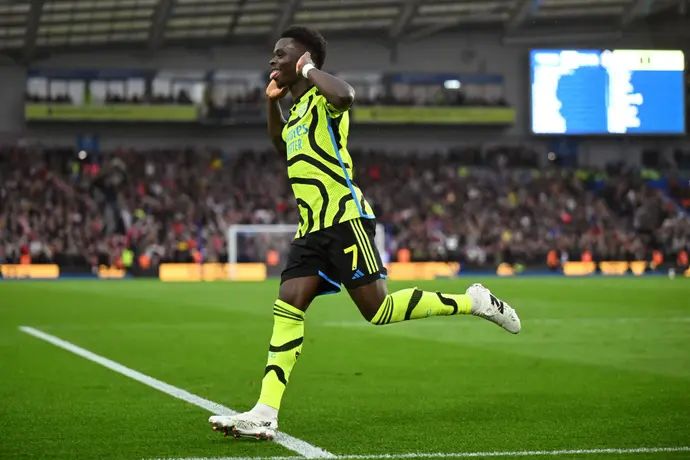 בוקאיו סאקה שחקן ארסנל חוגג שער