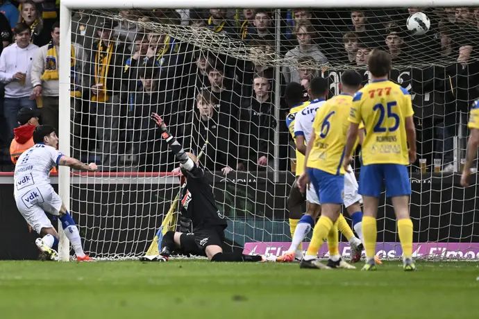 עומרי גנדלמן שחקן גנט כובש לרשת ווסטרלו