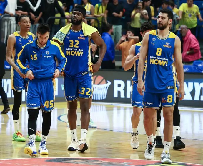 שחקני מכבי תל אביב: רפי מנקו, ג'וש ניבו, תמיר בלאט