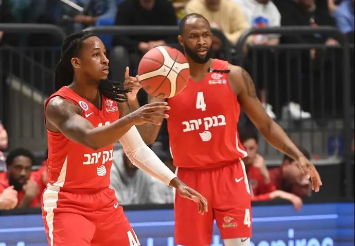 שחקני הפועל ירושלים ספידי סמית', כריס ג'ונסון