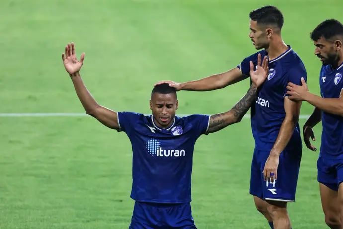 אלפרדו סטיבנס שחקן עירוני קרית שמונה חוגג שער