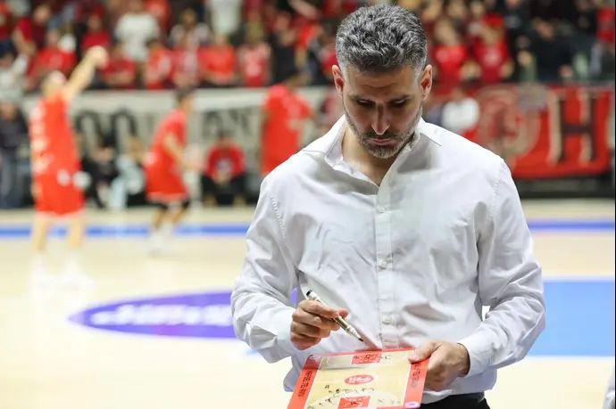 ברק לדרר מאמן זמני הפועל תל אביב