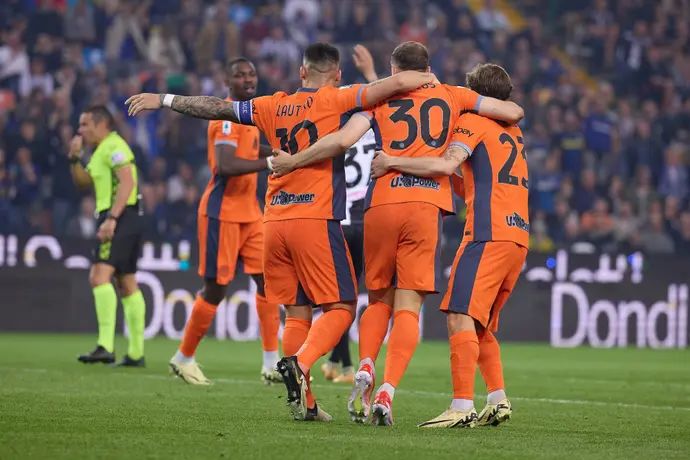 שחקני אינטר חוגגים