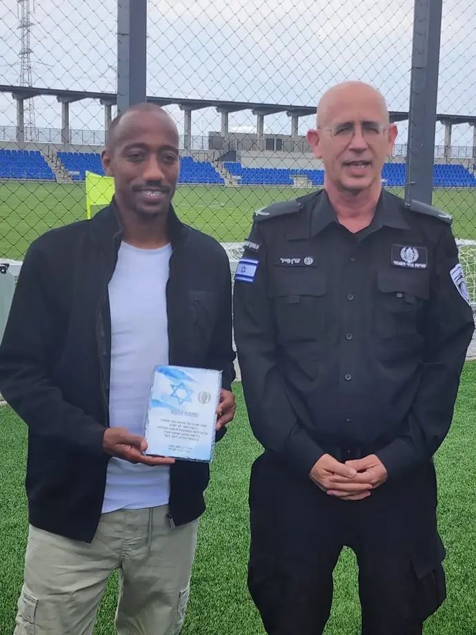 מנשה זלקה הפועל חדרה מפגש עם סוהרים