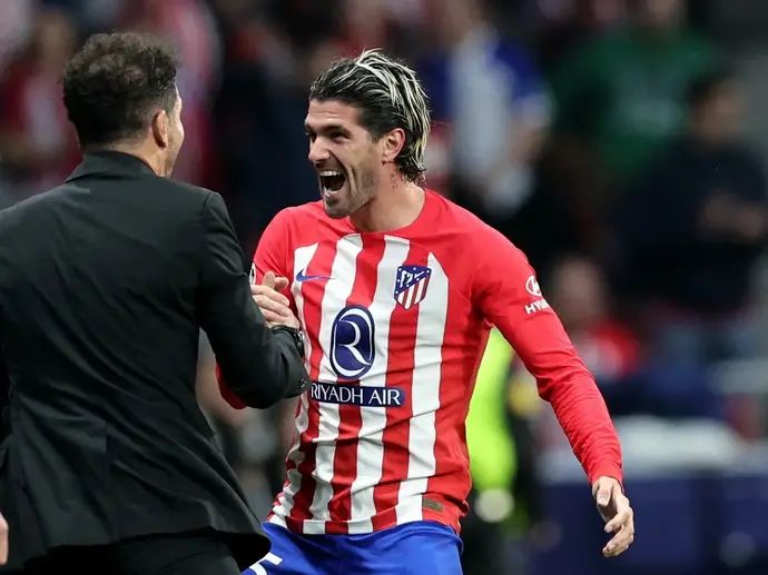 רודריגו דה פול חוגג עם סימאונה שער לזכות אתלטיקו מדריד מול דורטמונד