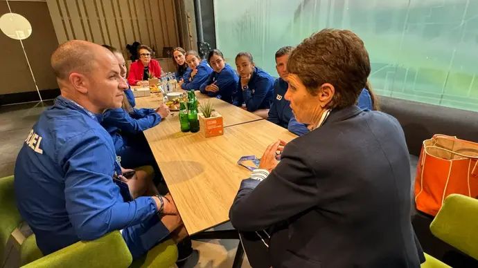 נבחרת הטניס של ישראל פוגשת את בילי ג'ין קינג