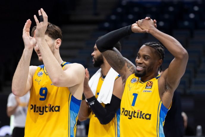 שחקני מכבי תל אביב רומן סורקין, אנטוניוס קליבלנד