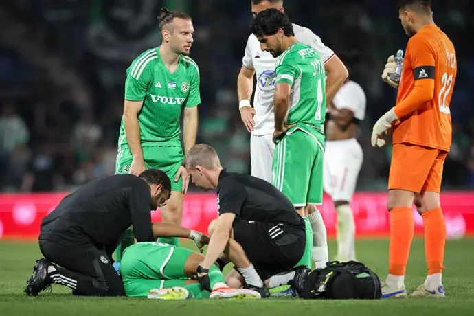 שחקן מכבי חיפה ענאן חלאילי, אחרי שנפצע