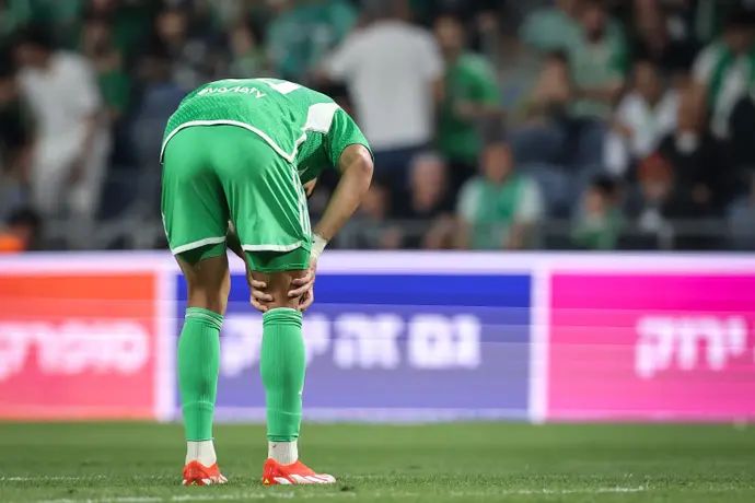 שחקן מכבי חיפה ענאן חלאילי, אחרי שנפצע