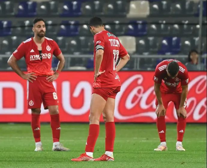 שחקני הפועל תל אביב מאוכזבים