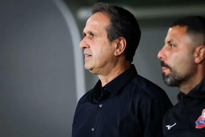 מאמן הפועל חיפה רוני לוי