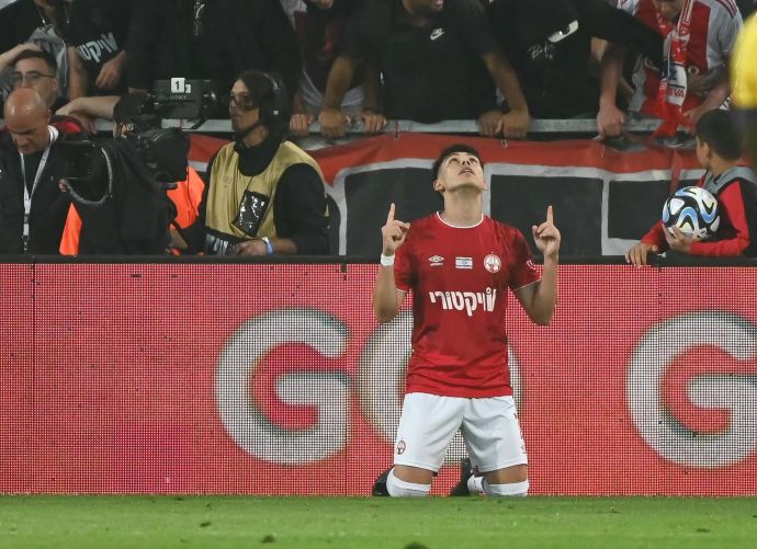 אנטוניו ספר שחקן הפועל באר שבע חוגג שער