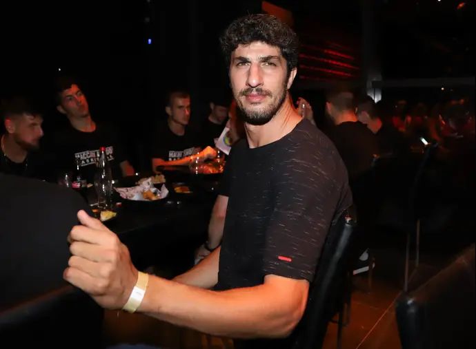 ליאור אליהו שחקן מכבי אשדוד באירוע פתיחת העונה