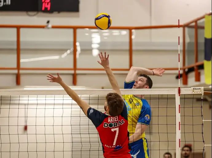 מכבי תל אביב כדורעף נגד הפועל מטה אשר