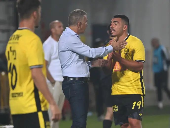 איתן אזולאי עם מרקו בלבול, מכבי נתניה