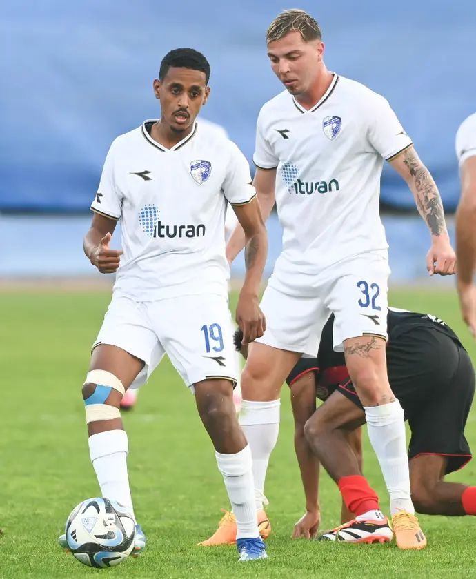 שחקני עירוני קרית שמונה, שי בן דוד (ימין), אביחי וודג'ה (שמאל)