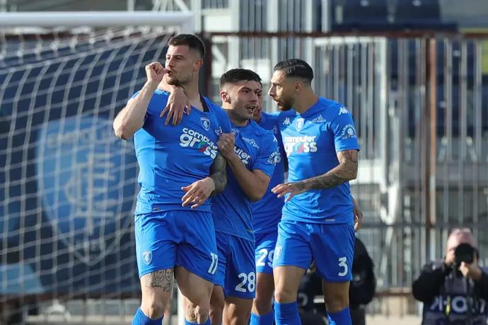 אלברטו צ'רי שחקן אמפולי חוגג שער