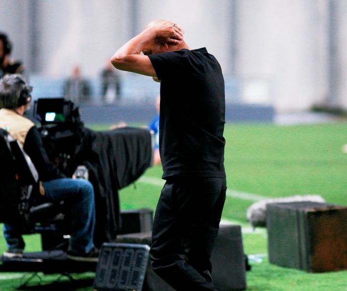 מאמן הפועל תל אביב יוסי אבוקסיס