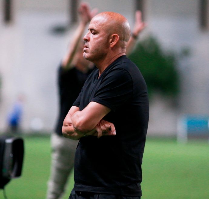 מאמן הפועל תל אביב יוסי אבוקסיס