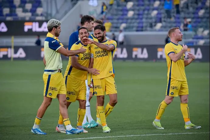 שחקני מכבי תל אביב אופיר דוידזאדה, אייל גולסה, יונתן כהן