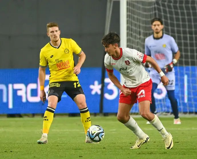 כרם זועבי הפועל ירושלים לצד יובל שדה מכבי נתניה