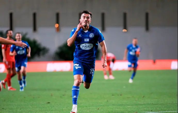 שחקן מכבי פתח תקוה אלון אזוגי