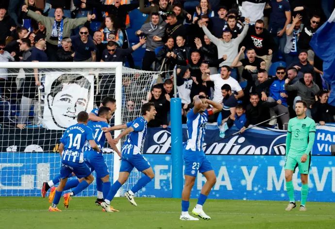 שחקני אלאבס חוגגים